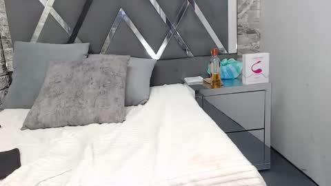 yanetrose online show from 11.15.25