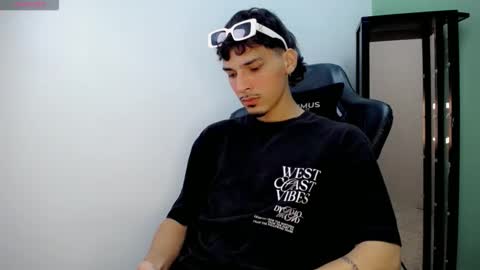 Snapshot of yankeee_ chatting on 12.01.25 DANILO online show from 12.01.25