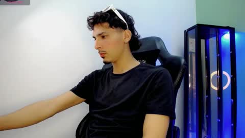 Snapshot of yankeee_ chatting on 12.02.25 DANILO online show from 12.02.25