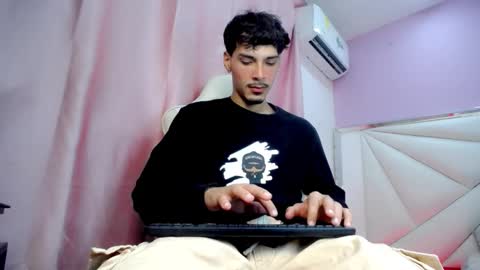 Snapshot of yankeee_ chatting on 12.14.25 DANILO online show from 12.14.25