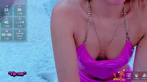 Snapshot of yannanoel chatting on 10.20.25 im hot today online show from 10.20.25