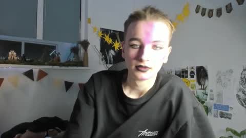 Snapshot of yaposha chatting on 12.15.24 yaposha online show from 12.15.24