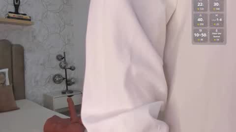 Snapshot of yaraamada chatting on 11.19.25 Yara online show from 11.19.25