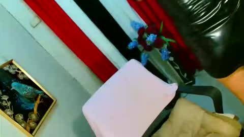 miss yasii online show from 11.15.25