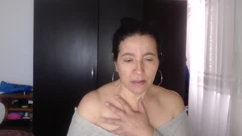 Snapshot of yasmin_love85 chatting on 12.24.24 yasmin_love85 online show from 12.24.24