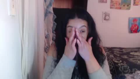 Snapshot of yasmin_love85 chatting on 02.18.25 yasmin_love85 online show from 02.18.25