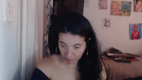 Snapshot of yasmin_love85 chatting on 09.17.25 yasmin_love85 online show from 09.17.25