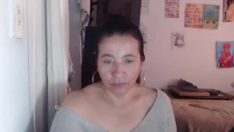 Snapshot of yasmin_love85 chatting on 09.29.25 yasmin_love85 online show from 09.29.25
