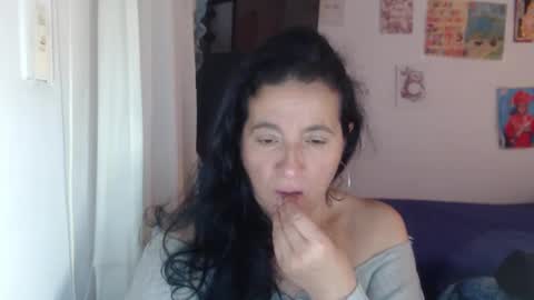Snapshot of yasmin_love85 chatting on 02.10.26 yasmin_love85 online show from 02.10.26