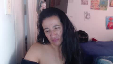 Snapshot of yasmin_love85 chatting on 04.06.26 yasmin_love85 online show from 04.06.26