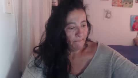 Snapshot of yasmin_love85 chatting on 04.14.26 yasmin_love85 online show from 04.14.26