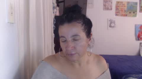 Snapshot of yasmin_love85 chatting on 04.28.26 yasmin_love85 online show from 04.28.26