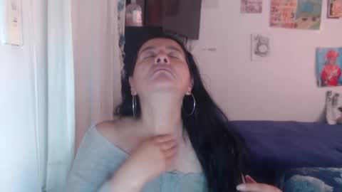 Snapshot of yasmin_love85 chatting on 05.26.26 yasmin_love85 online show from 05.26.26