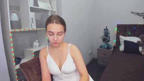 Snapshot of yasminasage chatting on 12.11.24 Yasmina online show from 12.11.24