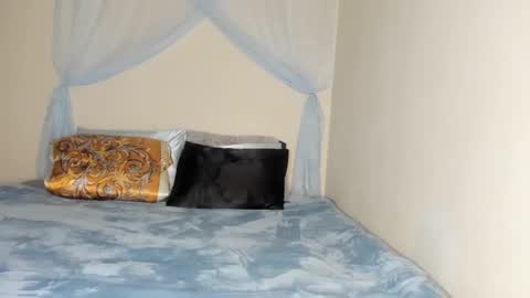 Yasmina online show from 12.18.25