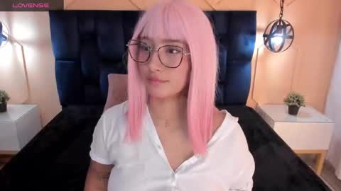 Snapshot of yazmin_rouse chatting on 01.08.25 Yazmin online show from 01.08.25