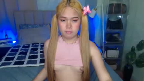 Snapshot of yazmin_shines chatting on 10.10.25 Yazzi online show from 10.10.25