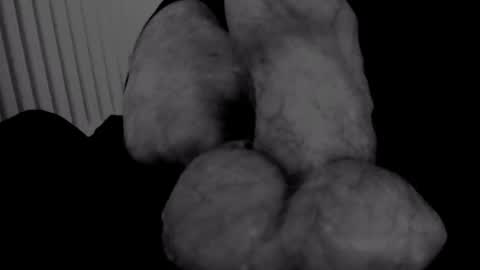 Snapshot of yeasayer004 chatting on 10.11.25 yeasayer online show from 10.11.25