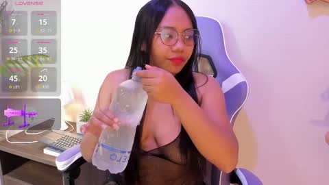 yeika_foxy online show from 02.25.25