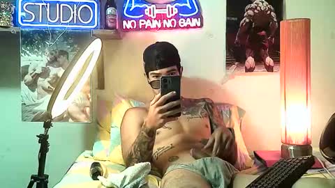 yeisoncastellanos1999 online show from 11.18.25