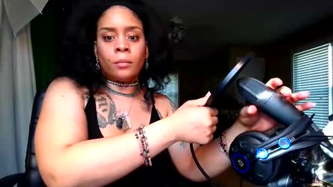 Snapshot of yellareign chatting on 06.06.26 Yella Reign online show from 06.06.26