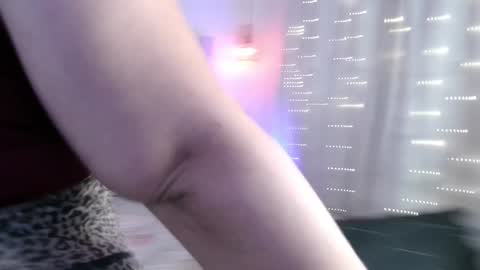 yellow_lily online show from 01.11.25