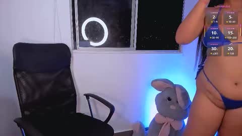 Snapshot of yeniffer_valens chatting on 12.16.25 Yenifer Barahona Acuario online show from 12.16.25