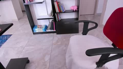 yenlo01 online show from 09.08.25