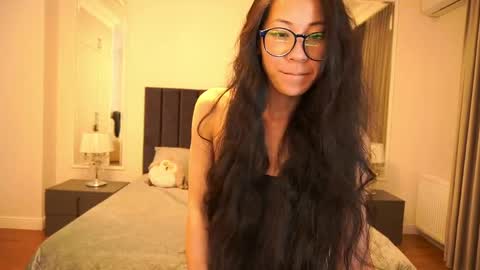 yennstar online show from 04.20.26