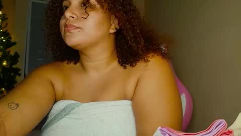 Snapshot of yera_sh chatting on 12.20.25 YERA online show from 12.20.25