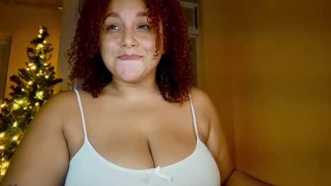 Snapshot of yera_sh chatting on 12.23.25 YERA online show from 12.23.25