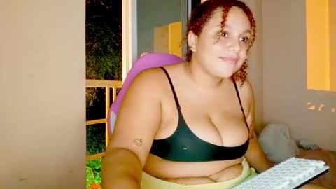 Snapshot of yera_sh chatting on 01.14.26 YERA online show from 01.14.26