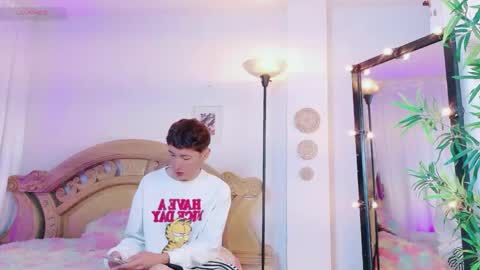 Snapshot of yeremmy_twink chatting on 05.10.26 yeremmy_twink online show from 05.10.26
