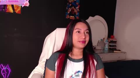 Snapshot of yes2802 chatting on 02.14.25 Yesi online show from 02.14.25