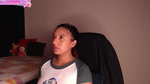 Snapshot of yes2802 chatting on 10.06.25 Yesi online show from 10.06.25