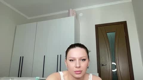 Snapshot of yes_baby_shine chatting on 02.17.26 Eva online show from 02.17.26