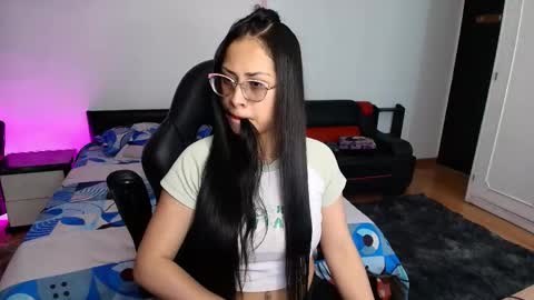 yesie_hot2 online show from 03.31.26