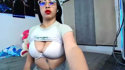 yesie_hot2 online show from 07.03.26