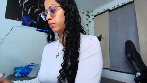 yesie_hot2 online show from 07.21.26