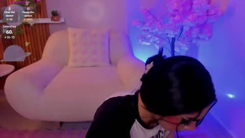 Snapshot of yess__daddy chatting on 09.25.25 yess__daddy online show from 09.25.25