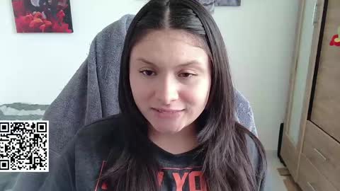 yessica_gomez01 online show from 04.17.26