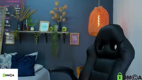 Snapshot of yessika_parker chatting on 10.30.25 yessika_parker online show from 10.30.25