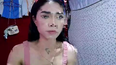 Snapshot of yhanie08 chatting on 01.08.25 Sweet Yhanie online show from 01.08.25