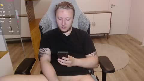 Snapshot of yhdxhy chatting on 06.08.26 James online show from 06.08.26