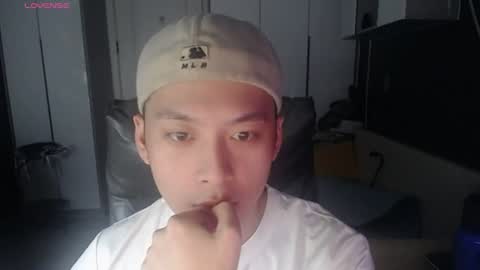 Snapshot of yichen009 chatting on 07.22.26 yichen009 online show from 07.22.26