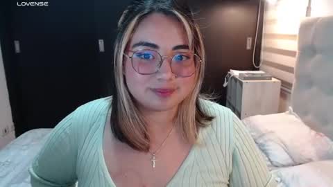 hii i am yini online show from 06.25.26