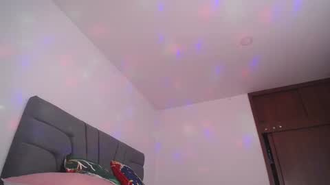 Yiny online show from 02.04.25