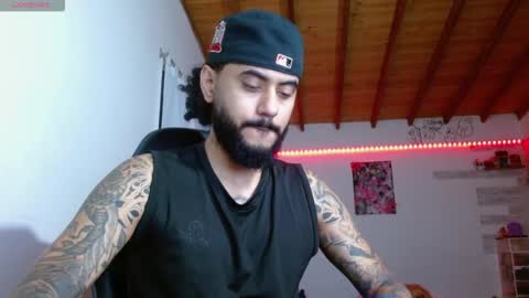 Snapshot of yio__cohen chatting on 10.17.25 yio cohen  online show from 10.17.25