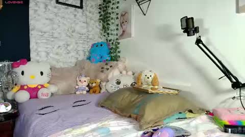 Snapshot of yiyii9 chatting on 06.25.26 yiyii9 online show from 06.25.26