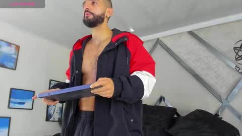 Yiyo online show from 02.12.25